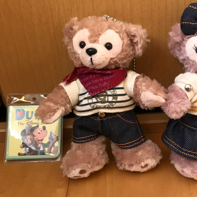 Disney(ディズニー)のデニムダッフィーぬいぐるみバッジ メンズのファッション小物(その他)の商品写真