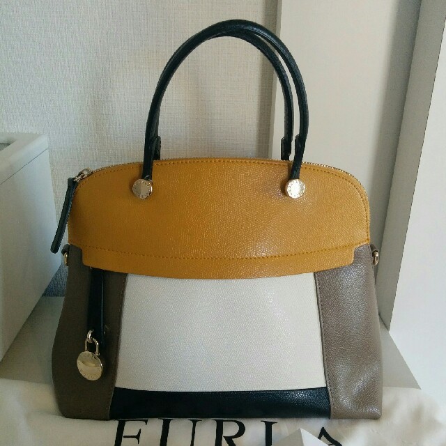 Furla - 美品♪ FURULA フルラ PIPER パイパーマルチカラーの通販 by しろしゃ's shop｜フルラならラクマ