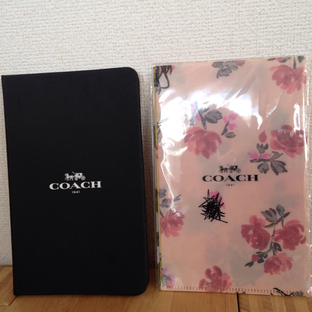 COACH(コーチ)のコーチ ノート&ファイル3枚 インテリア/住まい/日用品の文房具(ノート/メモ帳/ふせん)の商品写真