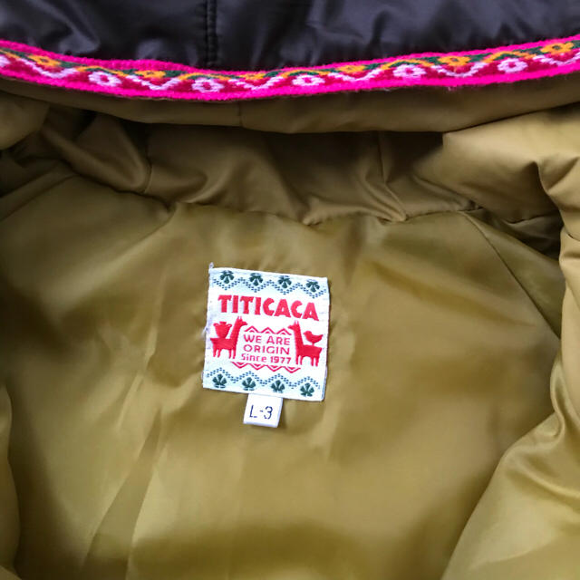 titicaca(チチカカ)のチチカカ   フード付き中綿ジャンパー レディースのジャケット/アウター(ナイロンジャケット)の商品写真