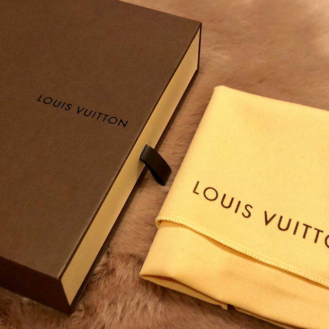 LOUIS VUITTON(ルイヴィトン)のルイヴィトン 💖レア💖美品💖プチポシェット✨ボックスと保存袋付き💕 レディースのバッグ(ショルダーバッグ)の商品写真
