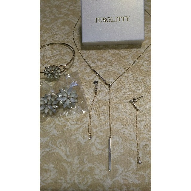 JUSGLITTY(ジャスグリッティー)のネックレス＆ピアス レディースのアクセサリー(ネックレス)の商品写真