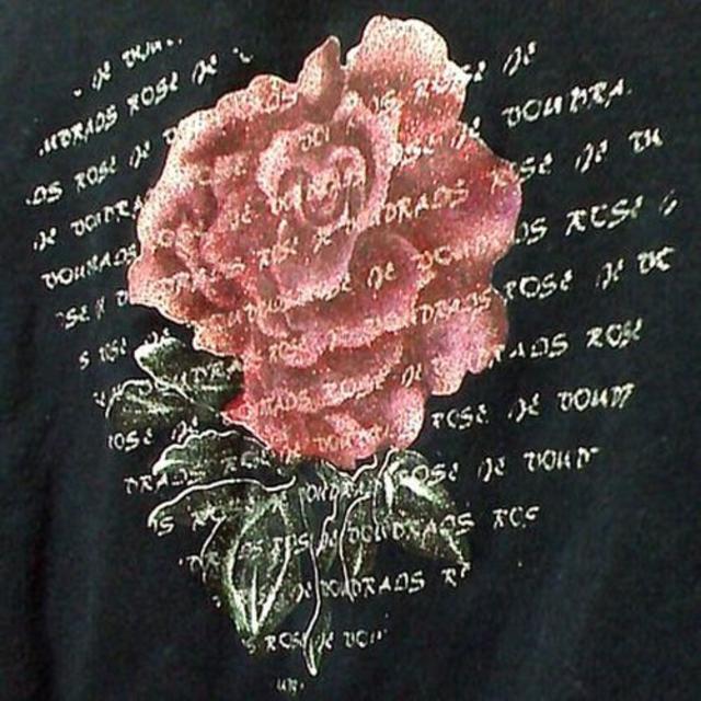 プリントTシャツ薔薇ローズ&英字カットソー黒ショート丈 レディースのトップス(Tシャツ(長袖/七分))の商品写真