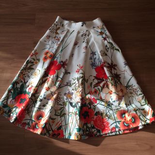 ザラ(ZARA)の美品 ZARA  ボタニカル花柄スカート(ひざ丈スカート)