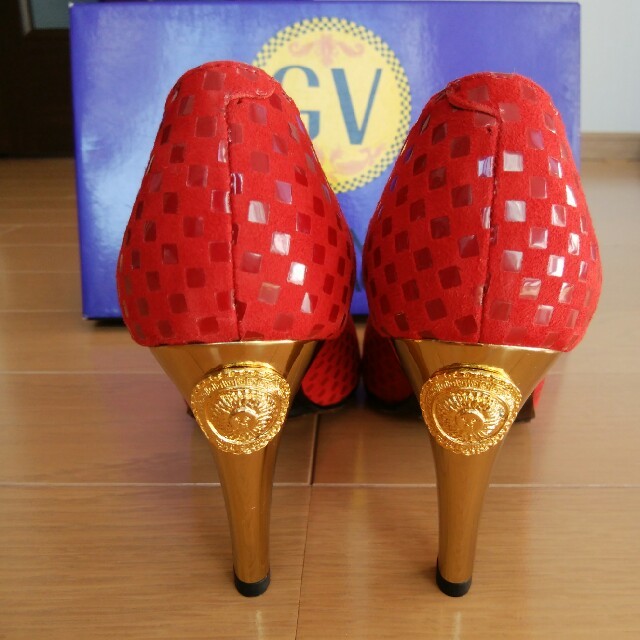 Gianni Versace(ジャンニヴェルサーチ)のGiannie Versace 新品！未使用！size 35 レディースの靴/シューズ(ハイヒール/パンプス)の商品写真