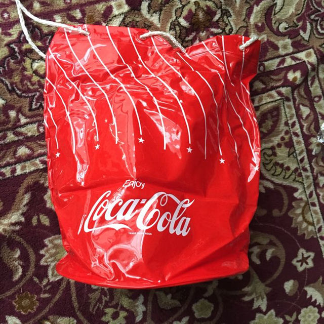 コカコーラ 未使用 プールバック メンズのバッグ(その他)の商品写真