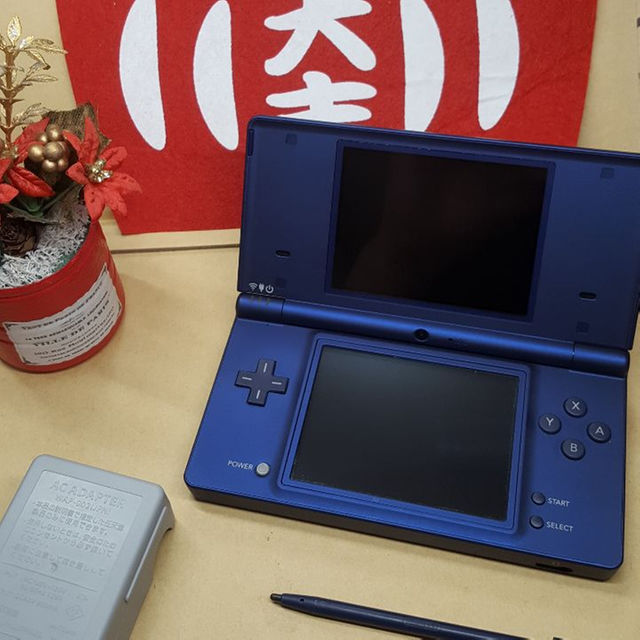 ニンテンドーDS(ニンテンドーDS)のdsiセット　ブルー エンタメ/ホビーのゲームソフト/ゲーム機本体(携帯用ゲーム機本体)の商品写真