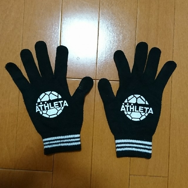 ATHLETA(アスレタ)のお値下げ★アスレタ ゴムつき手袋 黒 スポーツ/アウトドアのサッカー/フットサル(ウェア)の商品写真