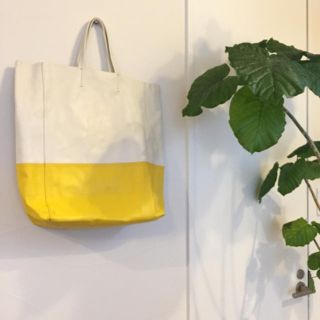 セリーヌ(celine)の※期間限定値下げ※ 新品未使用【セリーヌ カバ/ヴェルティカル 】 白×イエロー(トートバッグ)