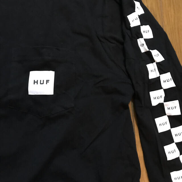 HUF(ハフ)の早い者勝ち！送料込み☆新品 HUF ハフ ロンT Mサイズ 黒白 チェッカー柄 メンズのトップス(Tシャツ/カットソー(七分/長袖))の商品写真