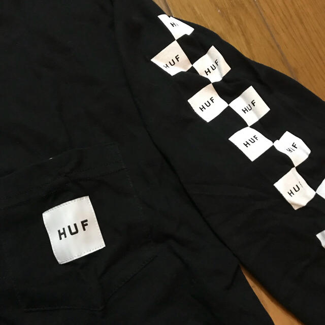 HUF(ハフ)の早い者勝ち！送料込み☆新品 HUF ハフ ロンT Sサイズ 黒白 チェッカー柄 メンズのトップス(Tシャツ/カットソー(七分/長袖))の商品写真