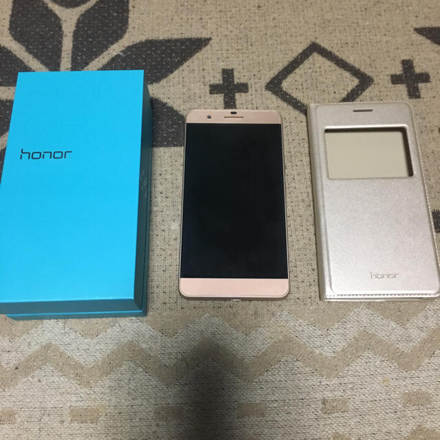 ANDROID(アンドロイド)のhonor6Plus ゴールド 32GB スマホ/家電/カメラのスマートフォン/携帯電話(スマートフォン本体)の商品写真