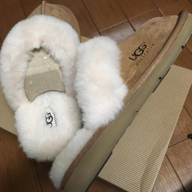 UGG(アグ)の【mmmmさま専用】UGG【新品 正規品】 レディースの靴/シューズ(サンダル)の商品写真