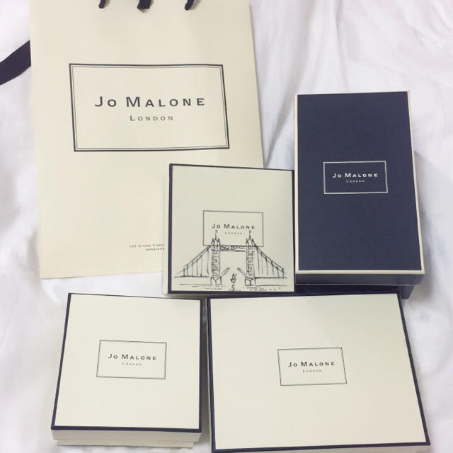 Jo Malone(ジョーマローン)のジョーマローン 空箱 レディースのバッグ(ショップ袋)の商品写真