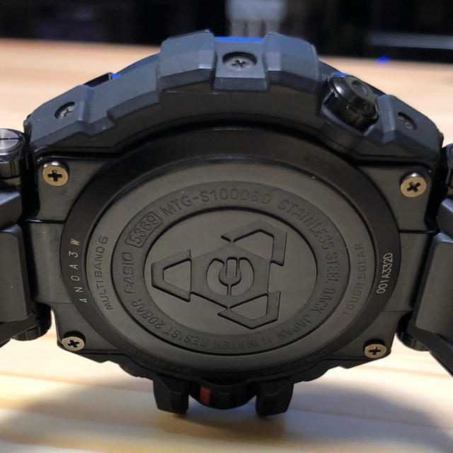G-SHOCK(ジーショック)の美品G-SHOCK MTG-S1000BD-1AJF メンズの時計(腕時計(アナログ))の商品写真