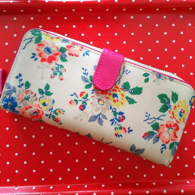 Cath Kidston(キャスキッドソン)のCath Kidston  長財布   レディースのファッション小物(財布)の商品写真