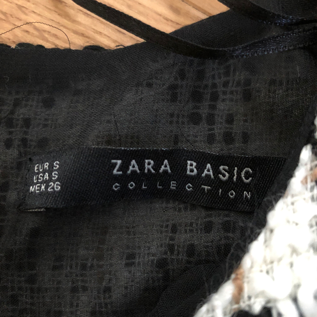 ZARA(ザラ)のZARA ツイードトップス  未使用 レディースのトップス(カットソー(長袖/七分))の商品写真