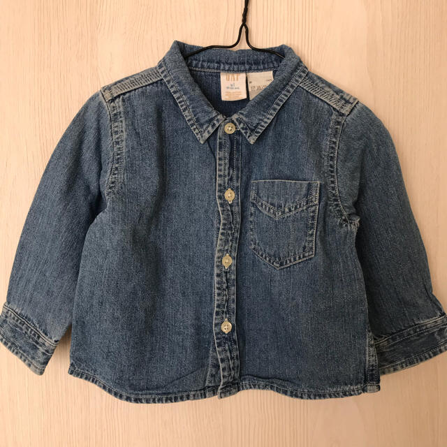 babyGAP(ベビーギャップ)のbabyGAP＊デニムシャツ キッズ/ベビー/マタニティのキッズ服男の子用(90cm~)(その他)の商品写真