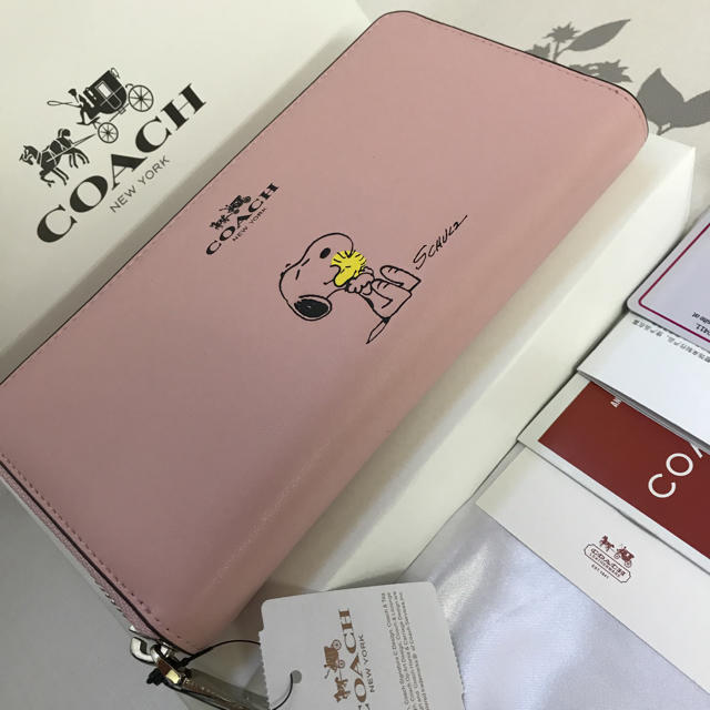 COACH(コーチ)のSALE coach 長財布 スヌーピー ピンク コーチ 新品 アウトレット レディースのファッション小物(財布)の商品写真