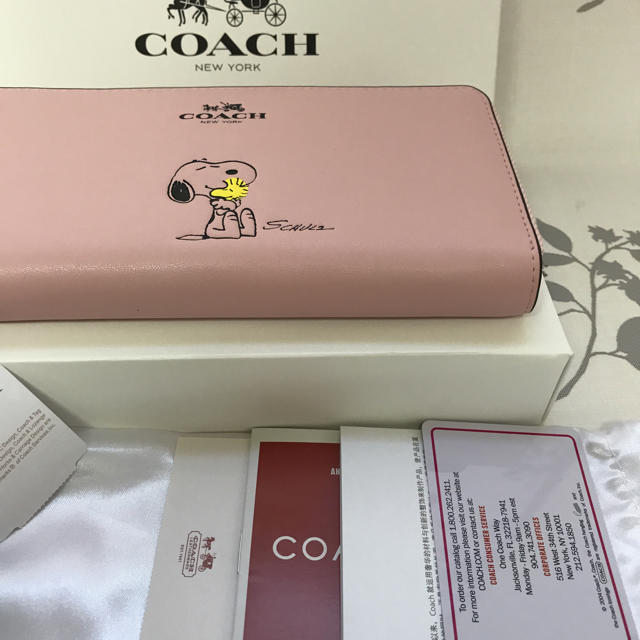 COACH(コーチ)のSALE coach 長財布 スヌーピー ピンク コーチ 新品 アウトレット レディースのファッション小物(財布)の商品写真