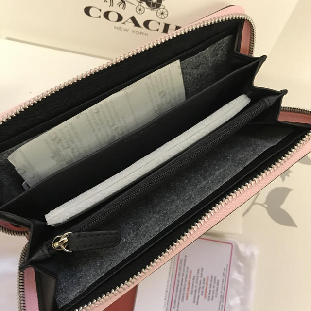 COACH(コーチ)のSALE coach 長財布 スヌーピー ピンク コーチ 新品 アウトレット レディースのファッション小物(財布)の商品写真