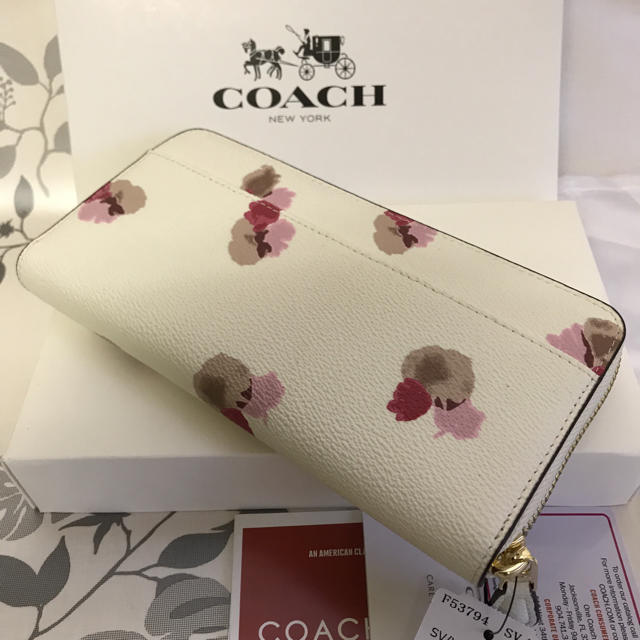 COACH(コーチ)のSALE coach 長財布 フローラル コーチ 新品 アウトレット レディースのファッション小物(財布)の商品写真