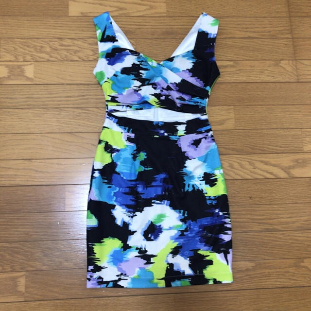 an お腹空き ペイント デザイン ドレス