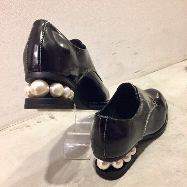 JEFFREY CAMPBELL(ジェフリーキャンベル)の新品☆今季☆パールヒールトラッドシューズ☆ レディースの靴/シューズ(ローファー/革靴)の商品写真