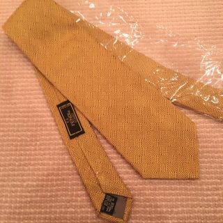 フェンディ(FENDI)の【専用】フェンディ FENDI ネクタイ マスタード色 ゴールド イエロー(ネクタイ)