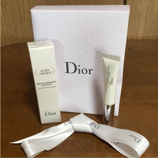 クリスチャンディオール(Christian Dior)の白さま専用 新品！ディオールネイルオイル  アブリコ ギフトボックス付！(ネイルケア)