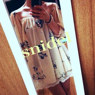 スナイデル(SNIDEL)のsnidel♡花柄オフショルチュニック♡(チュニック)