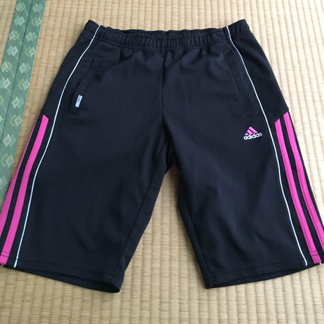 adidas(アディダス)の値下げ！adidas バレー練習着 ハーフパンツ  サイズM スポーツ/アウトドアのスポーツ/アウトドア その他(バレーボール)の商品写真