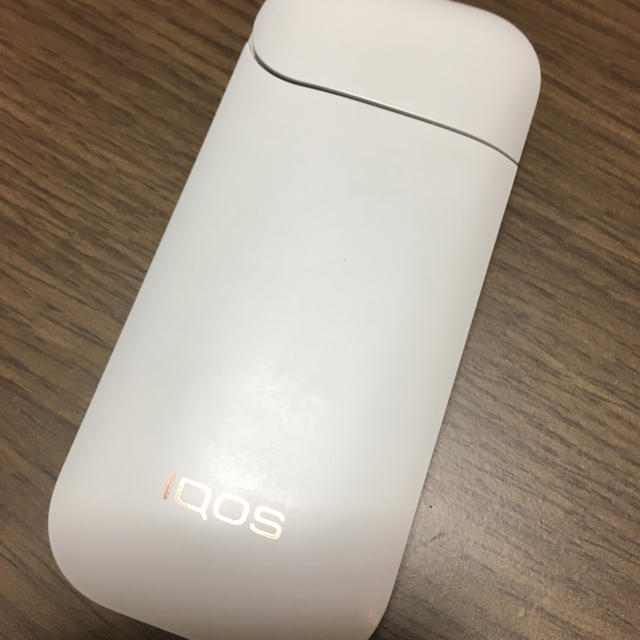 IQOS(アイコス)のお買い得！IQOS2.4 ホワイトセット メンズのファッション小物(タバコグッズ)の商品写真