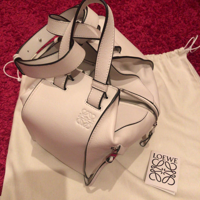 LOEWE - LOEWE ハンモック スモールサイズの通販 by asa.'s shop LOEWE - LOEWE ハンモック スモールサイズの通販 by asa.'s shop