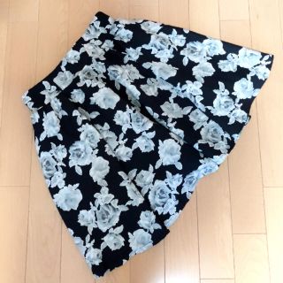 マジェスティックレゴン(MAJESTIC LEGON)のワケあり(>_<)マジェスティックレゴン 花柄スカート/キュロット(キュロット)