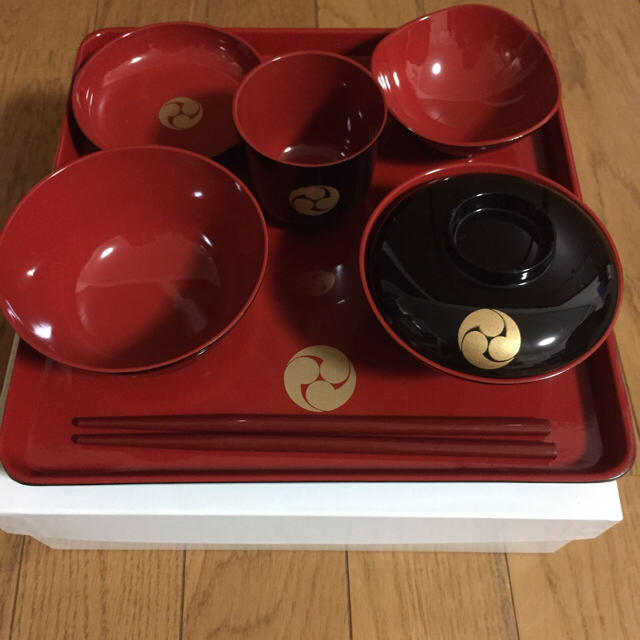 お食い初め　食器　漆器 キッズ/ベビー/マタニティのメモリアル/セレモニー用品(お食い初め用品)の商品写真