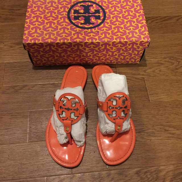 Tory Burch(トリーバーチ)のトリバーチビーサン レディースの靴/シューズ(サンダル)の商品写真