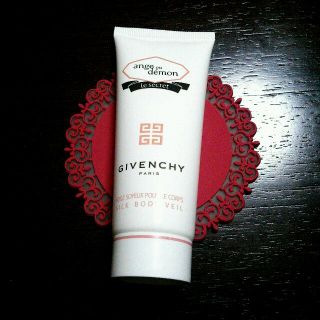 ジバンシィ(GIVENCHY)のジバンシィ♥ボディ用乳液(その他)