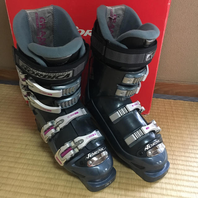 NORDICA(ノルディカ)の☆新品☆ ノルディカ スキーブーツ レディース 【24.0〜24.5】 スポーツ/アウトドアのスキー(ブーツ)の商品写真