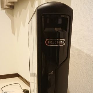 デロンギ(DeLonghi)の【ニコちゃんさん専用】デロンギ マルチダイナミックヒーター MDH15-BK

(オイルヒーター)