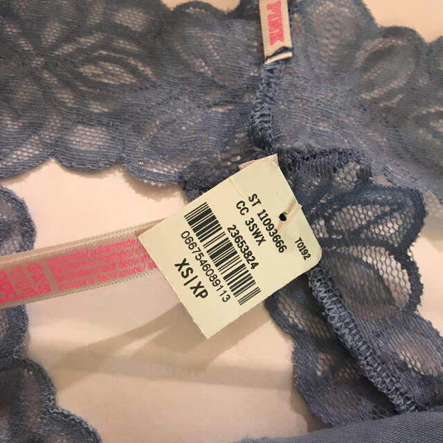 Victoria's Secret(ヴィクトリアズシークレット)のビクトリアシークレット レースTバックショーツ 3600円 レディースの下着/アンダーウェア(ショーツ)の商品写真