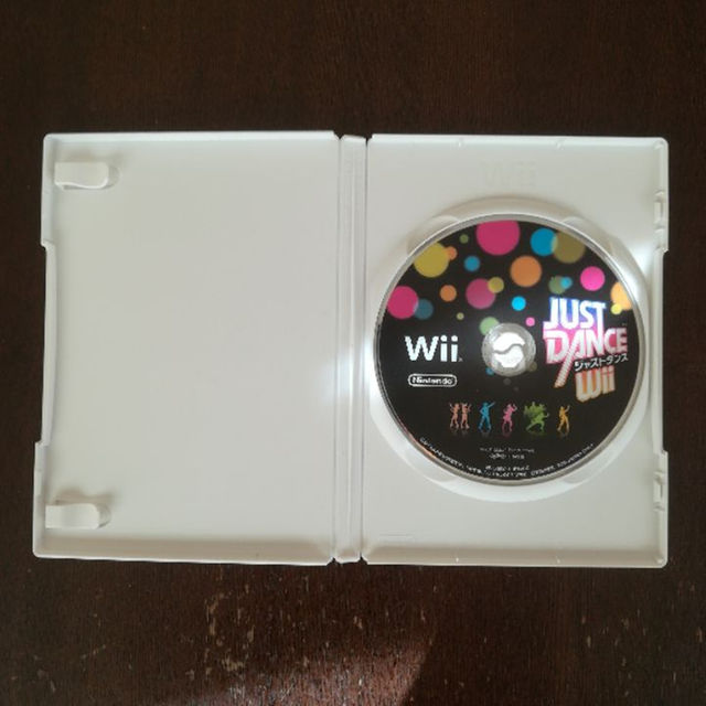 Wii(ウィー)のWiiソフト★ジャストダンスWii エンタメ/ホビーのゲームソフト/ゲーム機本体(家庭用ゲームソフト)の商品写真