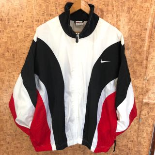 ナイキ(NIKE)の美品 良柄 90 ♪ NIKE ナイロンジャケット XL マルチカラー  白 黒(ナイロンジャケット)