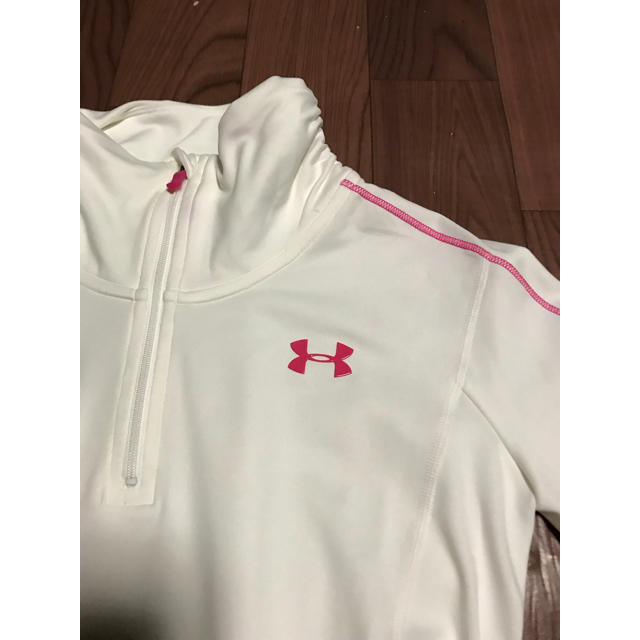 UNDER ARMOUR(アンダーアーマー)のラスト1 半額 以下 アンダーアーマー SM ホワイト 1/4ジップ 2 長袖 スポーツ/アウトドアのゴルフ(ウエア)の商品写真