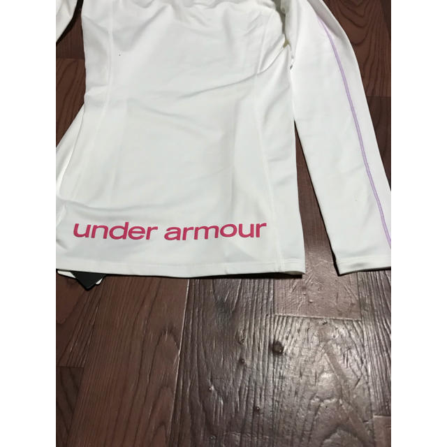 UNDER ARMOUR(アンダーアーマー)のラスト1 半額 以下 アンダーアーマー SM ホワイト 1/4ジップ 2 長袖 スポーツ/アウトドアのゴルフ(ウエア)の商品写真