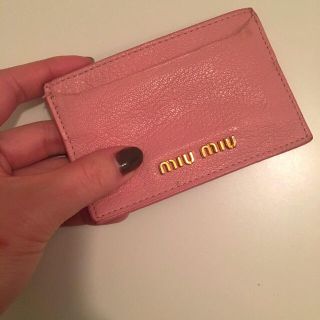 ミュウミュウ(miumiu)のmiumiu  カードケース(名刺入れ/定期入れ)