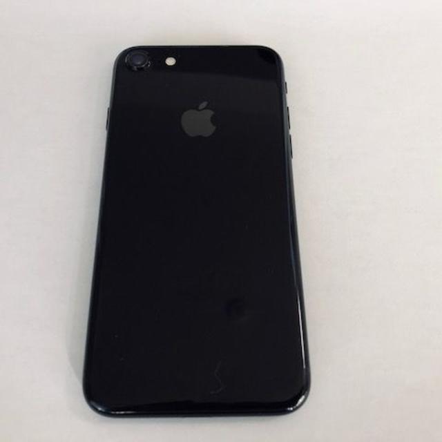 Apple(アップル)のiphone7 128GB softbank simロック解除済み　ブラック スマホ/家電/カメラのスマートフォン/携帯電話(スマートフォン本体)の商品写真