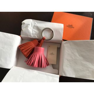 エルメス(Hermes)の希少‼︎HERMES＊カルメン＊ウノドス＊ローズアザレ×コーナリン(バッグチャーム)