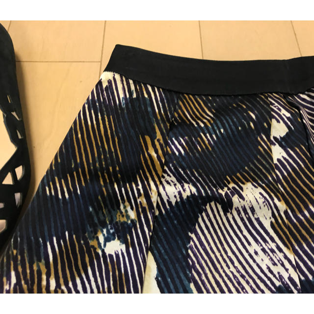 TOMORROWLAND(トゥモローランド)のトゥモローランド  ボールジィ シルク柄スカート レディースのスカート(ミニスカート)の商品写真