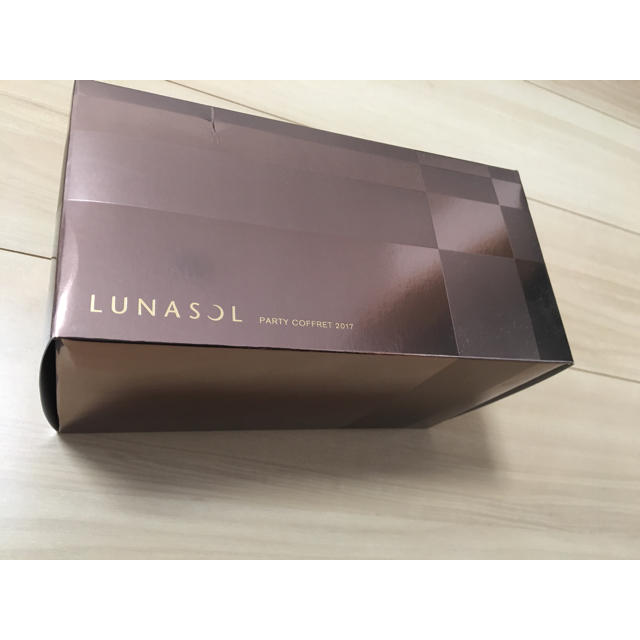 LUNASOL(ルナソル)のルナソル2017クリスマスコフレ⭐︎ コスメ/美容のキット/セット(コフレ/メイクアップセット)の商品写真